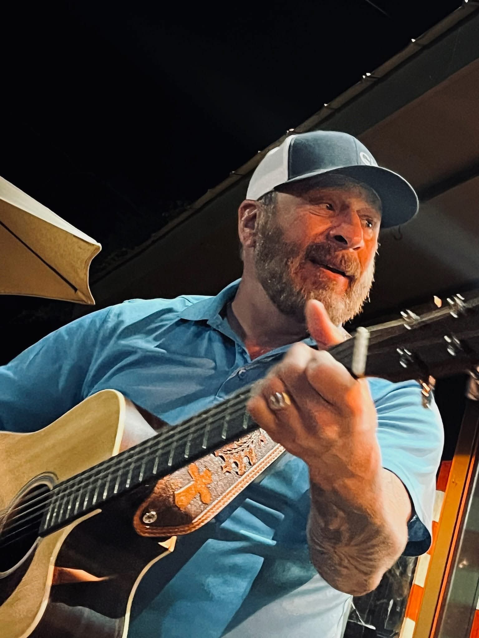 Rex Robards acoustic guitar performance