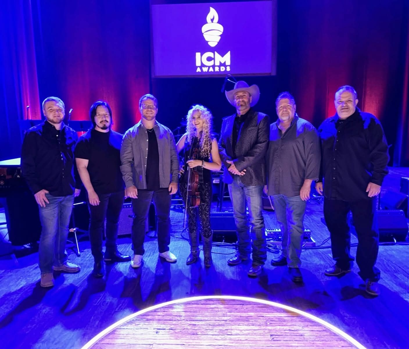 Rex Robards at the ICM Awards with band